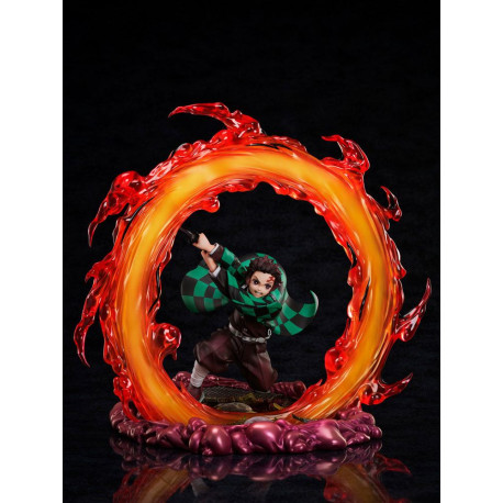 Demon Slayer: Kimetsu no Yaiba Estatua 1/8 Tanjiro Kamado 28 cm