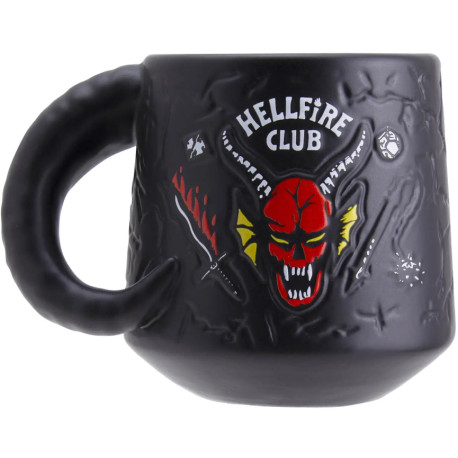 Caneca Stranger Things Hellfire Club em relevo