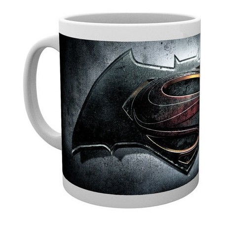 Cup logo Batman Superman v