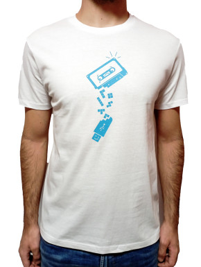 Camiseta cassete y USB