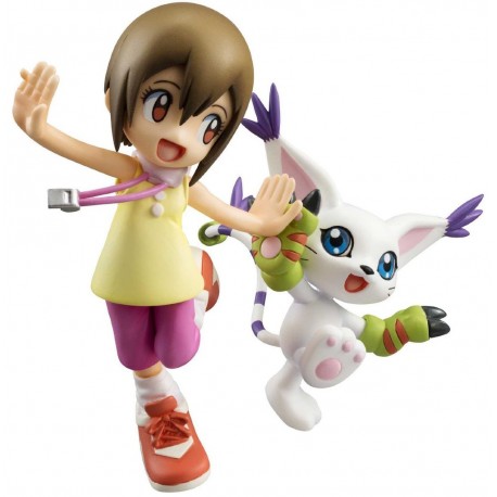 Digimon figures of Hikari Yagami and Tailmon