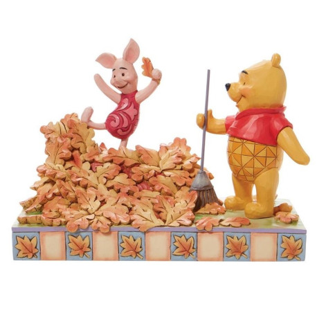Figura de Pooh e Piglet Enesco no outono