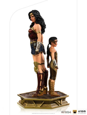 Figura Dc Comics Wonder Woman Y Diana Niña