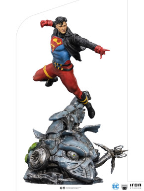 Figura Art Scale Dc Comics Superboy