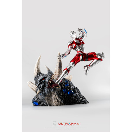 ULTRAMAN VS BLACK KING ESTATUA RESINA 61 CM ULTRAMAN 1/4 SCALE