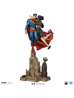 Superman Dc Comics Diorama 1/6 & Lois 57 Cm