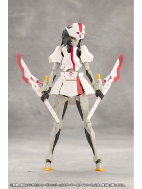 Figura Exarmor White Nurse Megalomaria 16 cm