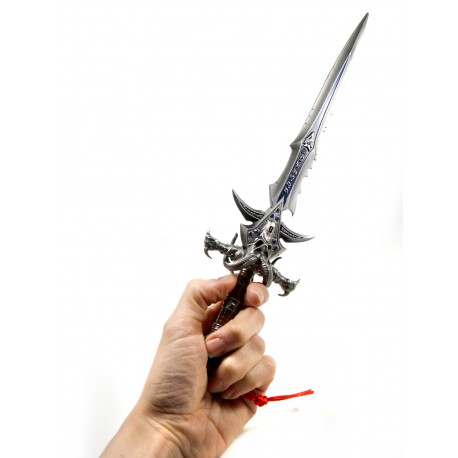 World of Warcraft replica Frostmourne expositor