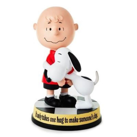 Figura Charlie Brown y Snoopy abrazo