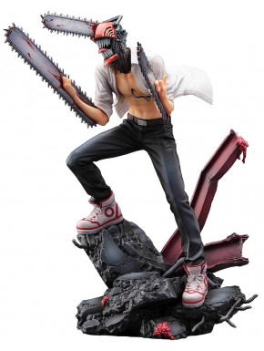 Figura de Chainsaw Man con pose dinámica en terreno rocoso.