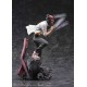 Figura de Chainsaw Man con pose dinámica en terreno rocoso.