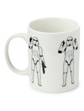 Taza Stormtrooper poses Star Wars