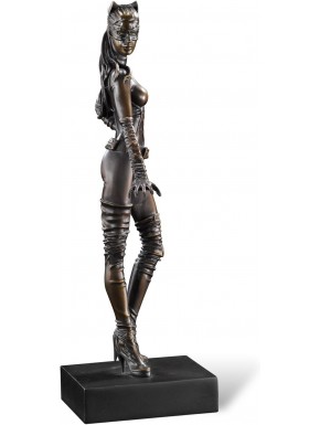 Escultura de Bronce Cat-Woman Noble Collection