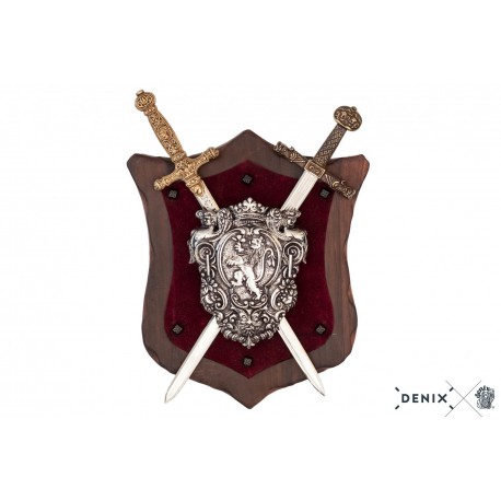 Panoplia con escudo de armas y 2 espadas