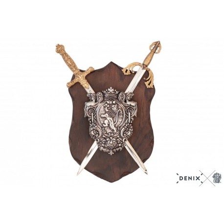 Panoplia con escudo de armas y 2 espadas
