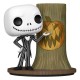 Figura vinilo Jack Skellington con puerta de Halloween