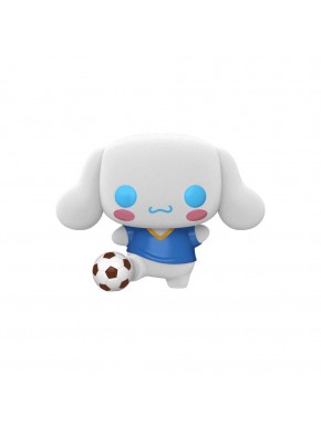 Figura POP! Vinyl Hello Kitty Cinnamoroll con balón de fútbol.