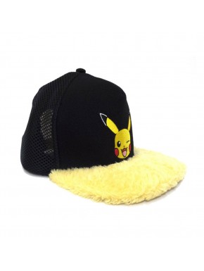 Gorra de béisbol negra con visera amarilla y Pikachu guiñando