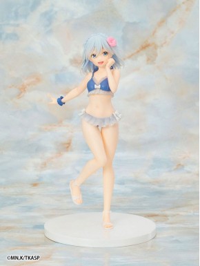 Estatua de Asahi Amagami en bikini azul