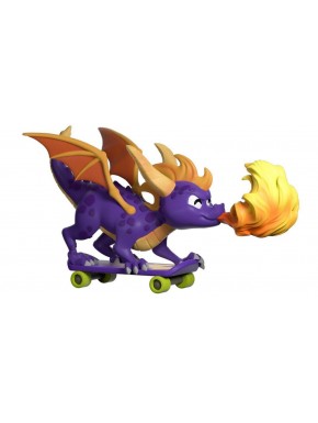 Figura de Spyro em skateboard lançando fogo