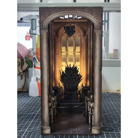 Maqueta de La Casa del Dragón con Trono de Hierro
