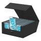 Caja Ultimate Guard Treasurehive 90+ negra abierta.