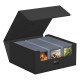 Caja Ultimate Guard Treasurehive 90+ negra abierta.