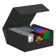 Caja Ultimate Guard Treasurehive 90+ negra abierta.
