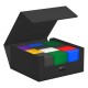 Caja Ultimate Guard Treasurehive 90+ negra abierta.
