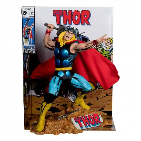Statue Marvel de Thor avec cape rouge et marteau.