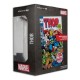 Statue Marvel de Thor avec cape rouge et marteau.