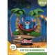 Diorama de Stitch en hamaca entre palmeras