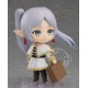 Figura Nendoroid de Frieren com bastão e livro.