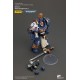 Figura de Warhammer 40k Ultramarines Captain en armadura azul y dorada.