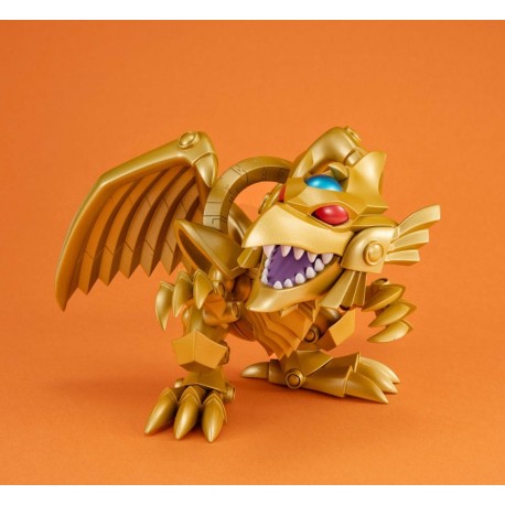Estatua dorada de The Winged Dragon of Ra de Yu-Gi-Oh!
