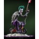 Statue de The Joker à bicyclette avec pistolet, DC Direct