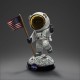 Figura de PVC astronauta Apollo 11 com bandeira sobre base lunar