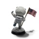 Figura de PVC astronauta Apollo 11 com bandeira sobre base lunar