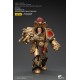 Figura Warhammer Legio Custodes Aquilon con armadura dorada y destructor.