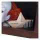 Figurine Pennywise de 'Ça' avec bateau en papier dans égout