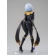 Figurine de Beta en PVC en tenue noire et dorée, 20 cm de hauteur.