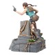 Estatua PVC Lara Croft Tomb Raider 24 cm sobre base de templo