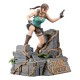 Estatua PVC Lara Croft Tomb Raider 24 cm sobre base de templo