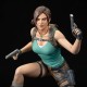 Estatua PVC Lara Croft Tomb Raider 24 cm sobre base de templo