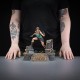 Estatua PVC Lara Croft Tomb Raider 24 cm sobre base de templo