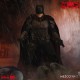 Figura The Batman 1/12 con accesorios de Mezco Toys
