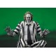 Figura articulada de Beetlejuice com terno listrado e acessórios.