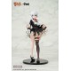 Estatua de idol virtual con vestido negro y detalles dorados