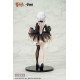 Estatua de idol virtual con vestido negro y detalles dorados