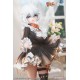 Estatua de idol virtual con vestido negro y detalles dorados